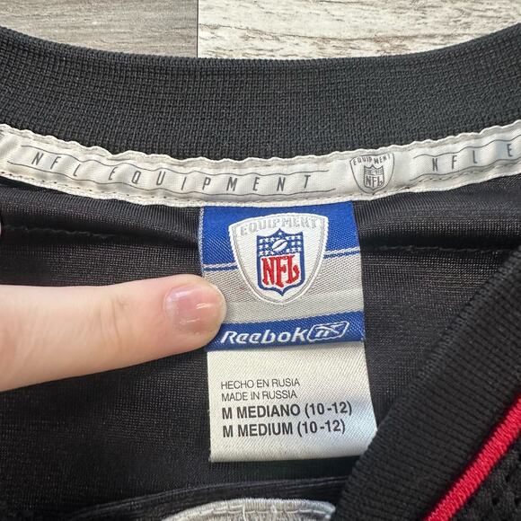 Vintage Y2K Reebok NFL Atlanta‎ Falcons Vick #7 Black Youth M Football Jersey - Picture 4 of 8